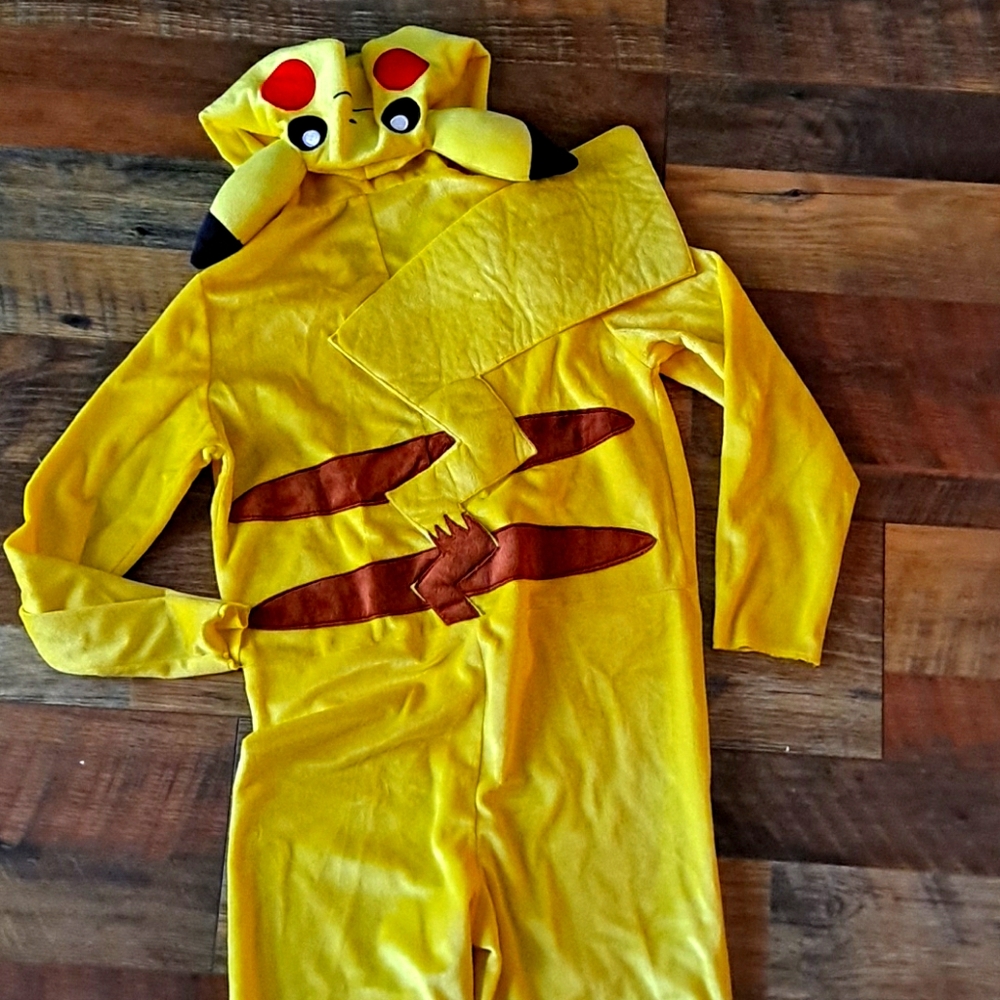 Pikachu costume Pokemon